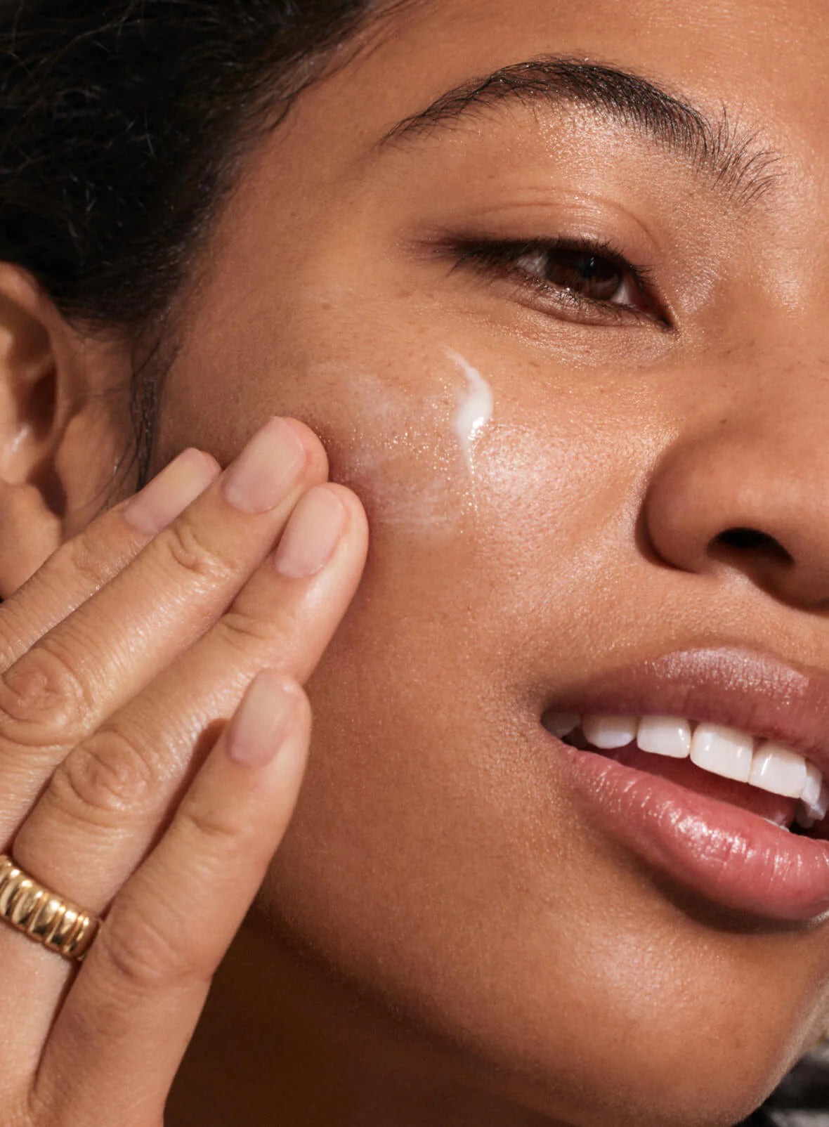 36df4ffa1e088aa045ac77bc339f0ee2_8b771cbb-19a5-4d73-9cd7-cd0c70f50625.jpg supergoop Every. Single. Face. Watery Lotion SPF 50 - Image 3