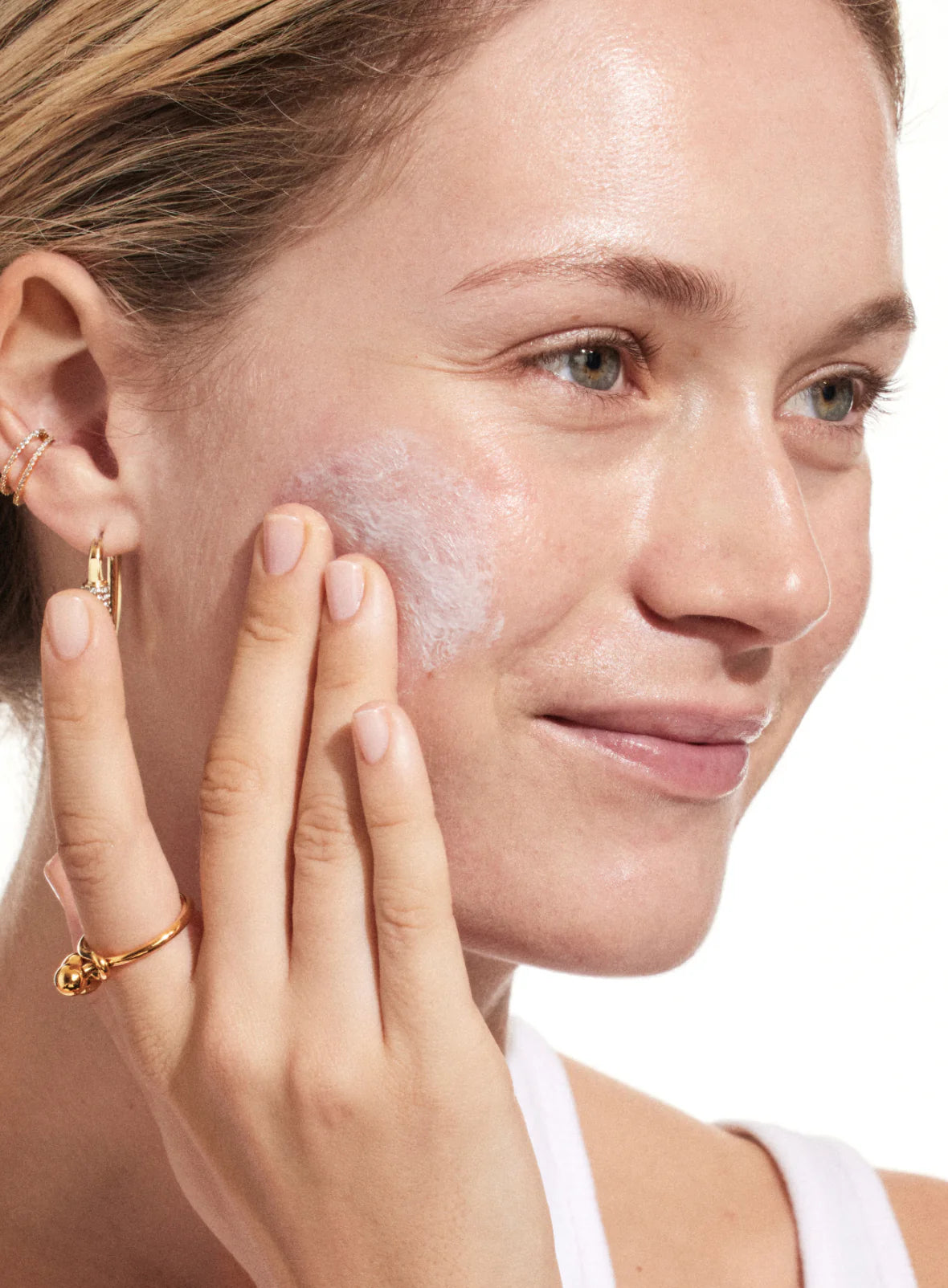 52020c42a13c6f1835f4c3ac82d083e0_570868a0-d4b9-447b-b3a8-bfcbee4faf1a.jpg supergoop Triple Prep Weightless Multitasking Moisturizer SPF 40 - Image 2